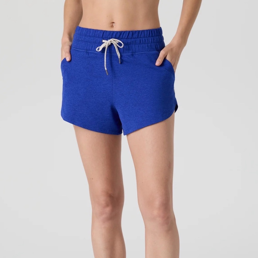 Vuori Halo Performance Shorts 2.0 in Copenhagen Heather - Picture 4 of 9